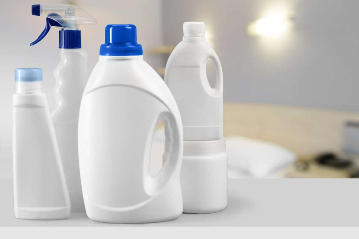 Bezpečné skladování domácí chemie: 3 pravidla pro klid v domácnosti
